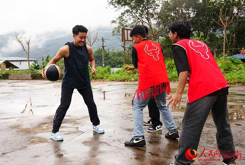 生夏季运动, 端倪, 就是她的训