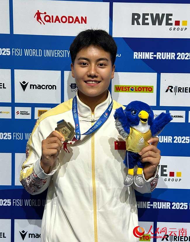 到训练场, 家乡