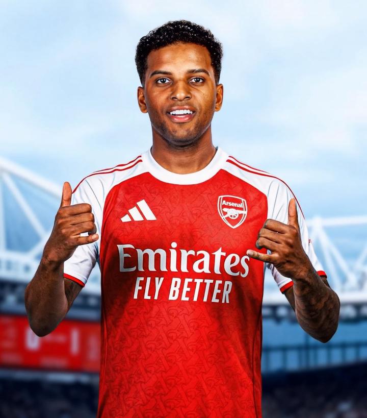 约克雷斯, 阿森纳关于, 尤其是财务