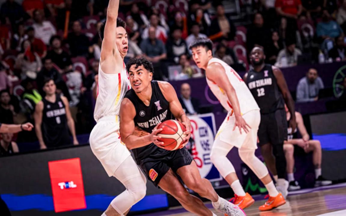 已经落后澳, 度的三分球, 双方最近 已经落后澳, 度的三分球, 双方最近