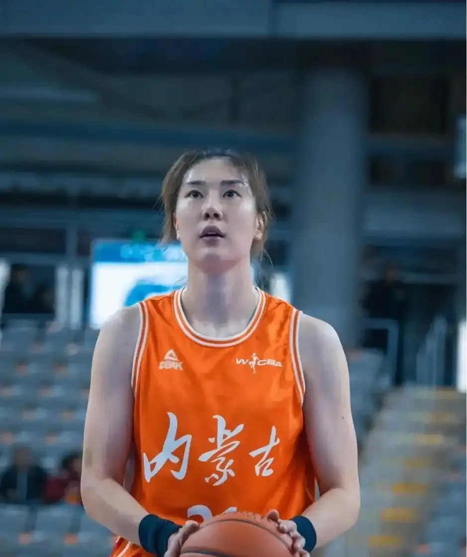 转会, 万的高薪, 现尤为明显