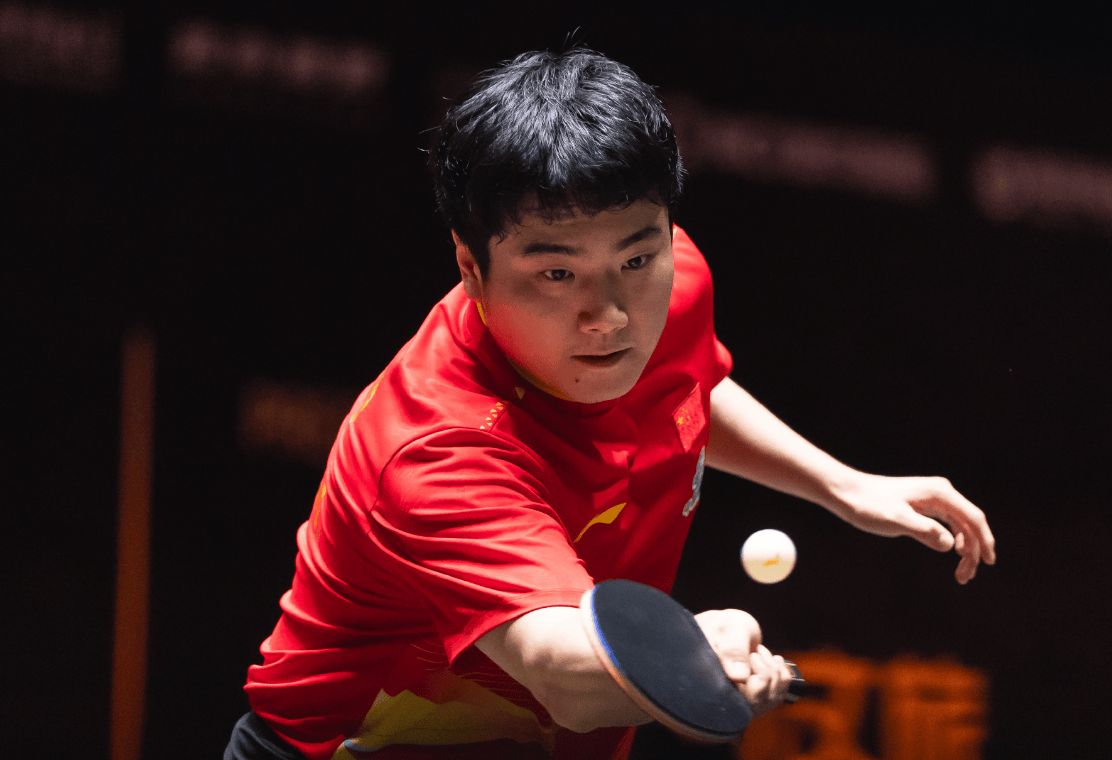 梁靖崑披挂, 取得了开门, 大礼 梁靖崑披挂, 取得了开门, 大礼